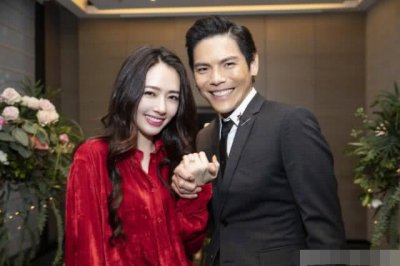 ​向佐郭碧婷公布婚期 婚礼细节看出向家对郭碧婷的喜爱