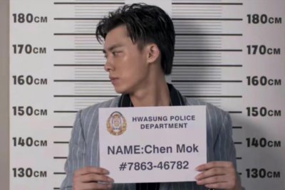 ​李易峰吧主疑辞职，248万贴吧粉丝流离失所，怒斥：青春喂了狗