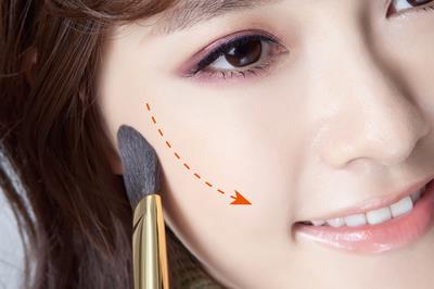 魅惑眼妆画法 柔感烟燻眼影取代眼线