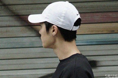 ​鸭舌帽变形了怎么办 鸭舌帽怎么戴好看