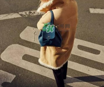 ​longchamp小羊皮双肩包多少钱？longchamp双肩包专柜价格