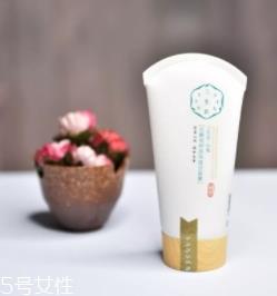 百雀羚三生花玫瑰系列怎么样？三生花玫瑰花酿润妍系列评测