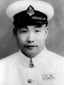 ​他是首任海军司令，一门出了四将星，还有一位副部长和2位副主席