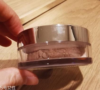becca水散粉好用吗 becca水雾焕活散粉