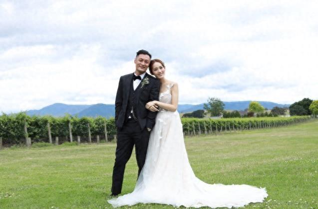 余文乐宣布与女友王棠云结婚，盘点历任前女友，太可惜了