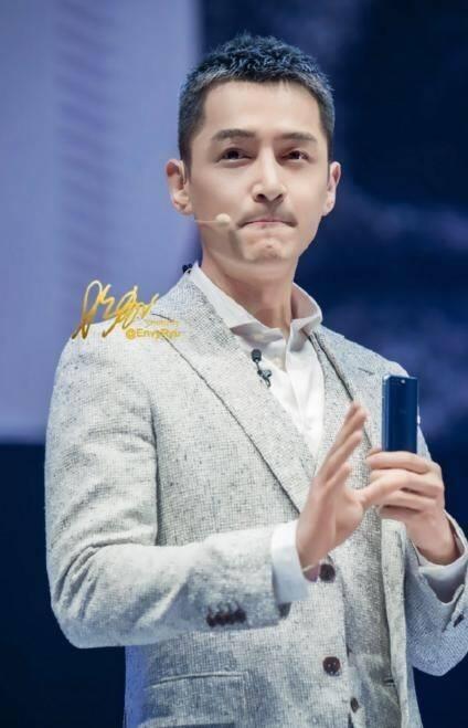 胡歌奶奶灰寸头帅出新高度，寸头男生散发迷人魅力，胡歌就是模板