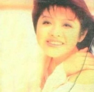 ​韩红18岁青涩旧照曝光，帅气又不失女人味，自称校花被指撞脸刘涛
