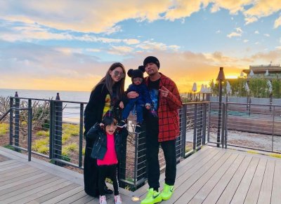 ​周杰伦晒老婆孩子温馨同框，称家庭第一位，网友猜新专辑又要搁浅