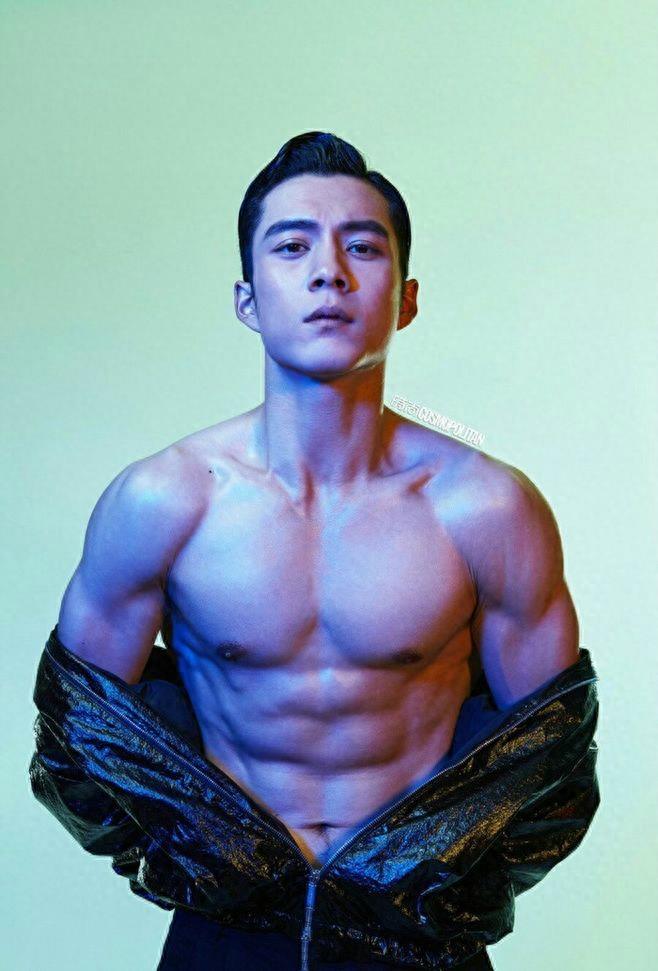 《人生若只如初见》韩东君高清壁纸——这身材，看了得流口水了！