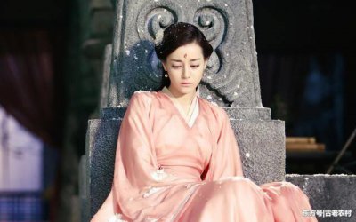 ​迪丽热巴弟弟近照曝光，却因长相惹争议，网友：爸爸基因好强大！