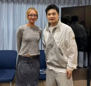 ​陈奕迅老婆晒与樊振东合照 夫妻俩都是球迷！