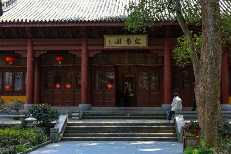 永福寺，有1600多年历史，杭州市佛教界恢复的规模最大的寺院之一