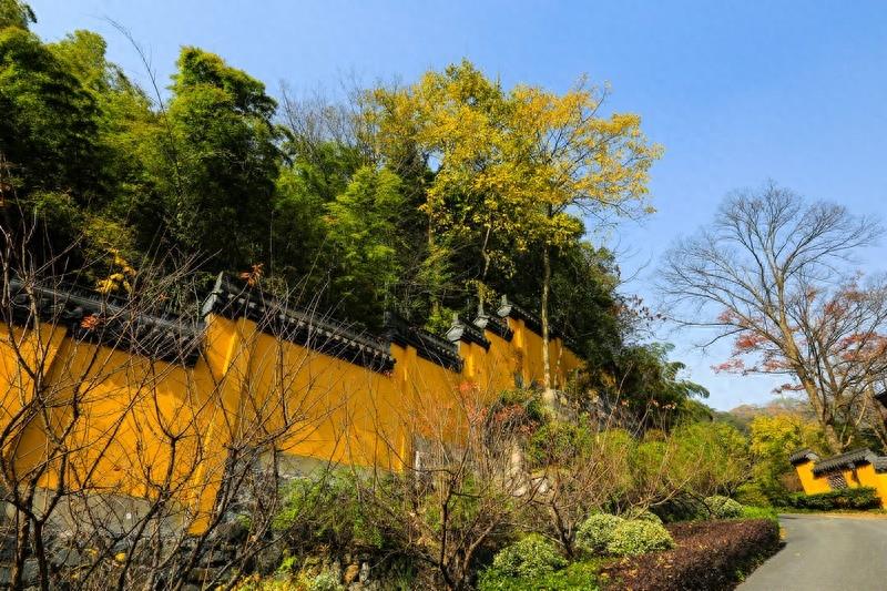 永福寺，有1600多年历史，杭州市佛教界恢复的规模最大的寺院之一