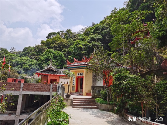 历史名山，佛教圣地，福建龙岩市永定区的南华山，曾为东南第一寺