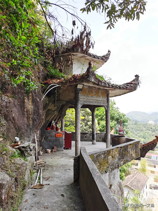 历史名山，佛教圣地，福建龙岩市永定区的南华山，曾为东南第一寺