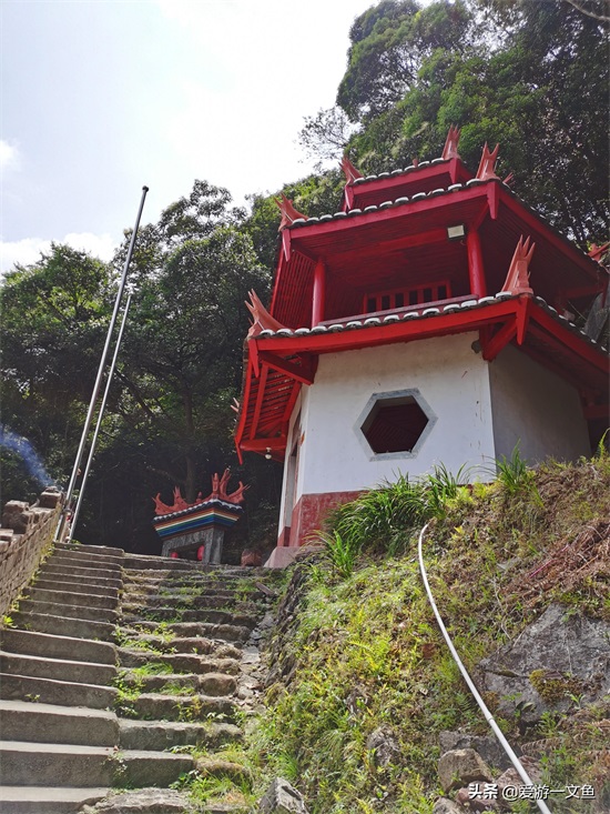 历史名山，佛教圣地，福建龙岩市永定区的南华山，曾为东南第一寺