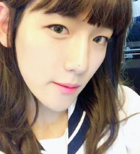 ​边伯贤女装早有历史，直男都暻秀也有女装打扮，金俊勉女装最妖娆