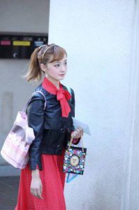 ​日本国宝级女演员涉足成人片产业，5亿日元身价的女优背后原因揭秘