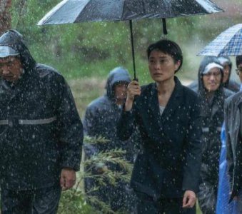 ​赵露思《珠帘玉幕》首播：颜值与演技双双受挫引发热议