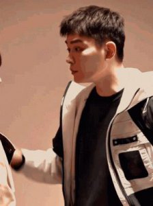 ​《黑白森林》热播：韩雪与宁理演绎温柔霸总与妻管严的幽默反差