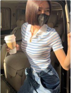 ​秦岚45岁依旧迷人：穿搭技巧打造时尚优雅形象