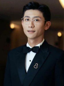 ​张一山身高真相揭秘：173cm演技与魅力同行