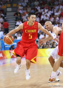 ​中国队历史最佳控卫——刘炜。