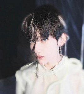 ​出道仅一日便引发热议！网友揭露TF三代成员余宇涵涉嫌不当言论