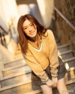 ​不惧处女作演技引负评，TVB小花资源逆袭，曾被疑整容风波缠身的她