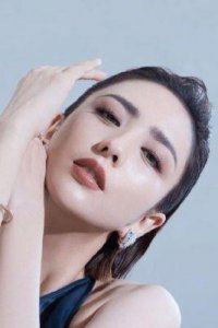 ​佟丽娅出身于锡伯族，究竟有何特殊之处？族内美女如云，还是平凡无奇？