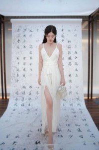 ​孙心娅回应与冯绍峰恋情传闻称对方可能要二婚了