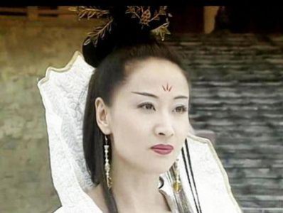 ​香港第一情妇：从张艺谋的白月光到黑道暴力，她的命运如何改变了