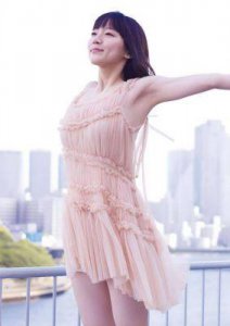 ​吉冈里帆性感写真曝光：火辣比基尼展现傲人身材