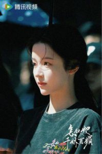 ​饶嘉迪：00后新晋女星《永夜星河》中的桃子，惊艳角色引发热议