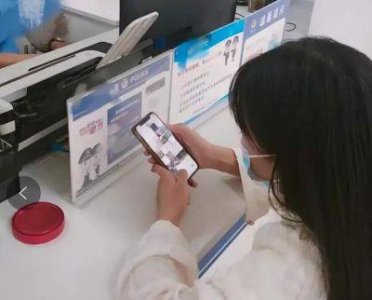 ​李子柒的逆袭之路：如何从资本陷阱中夺回品牌话语权？