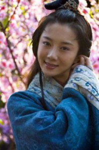 ​李依晓被咬事件始末：容貌变化大揭秘