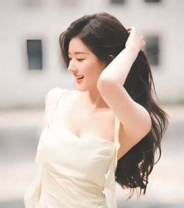 ​赵露思与杨洋恋情曝光，揭秘两人关系之谜
