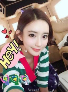 ​孟子义卷入整容争议，初中毕业照流出，真实颜值令人惊讶
