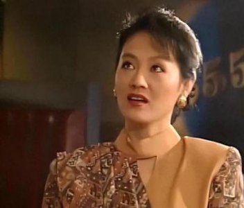 ​王姬：儿子智力缺陷女儿不婚，被朋友骗光积蓄，如今婚姻也成谜