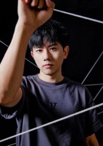 ​《张杰曜北斗巡回演唱会》电影清华专场放映，观众互动热烈