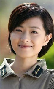 ​他曾服役于我国军队，与万茜传过绯闻，现年39岁的他仍保持单身