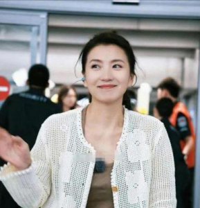 ​陈好三胎儿子被曝光，揭秘其丈夫身份与家庭生活