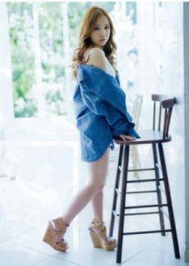 ​天生尤物！板野友美：性感魅力深入骨髓