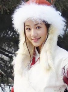 ​韩雪的爷爷是哪位将军？身份背景揭秘，原来他是红三代！