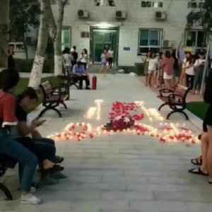 ​告白蜡烛引“火”上身，别让圣诞惊喜变惊吓！