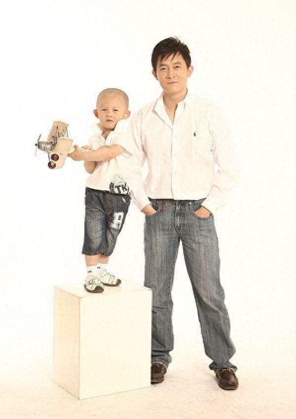 内地男星杨志刚