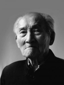 ​酒界泰斗——秦含章