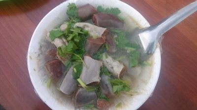 德州除了扒鸡外的名小吃：羊肠子，外地人一般不知道，一吃还上瘾