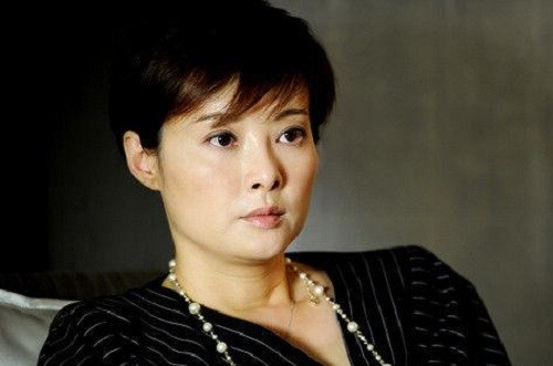 袁立首次正面回应生子传闻(袁立事件演员的诞生老公力挺)
