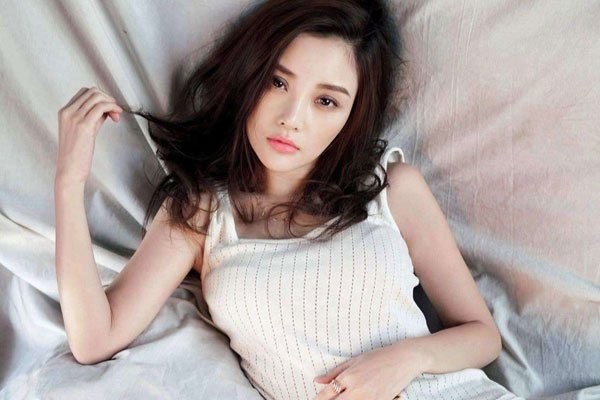 皮几万抱李小璐去厕所 出轨细节被说的那么虚假